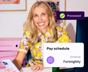 lavoratori italiani felici con busta paga