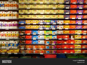 Come Trovare Lavoro Nei Supermercati Della Svizzera Italiana 7 supermercato svizzero con scaffali colorati pieni